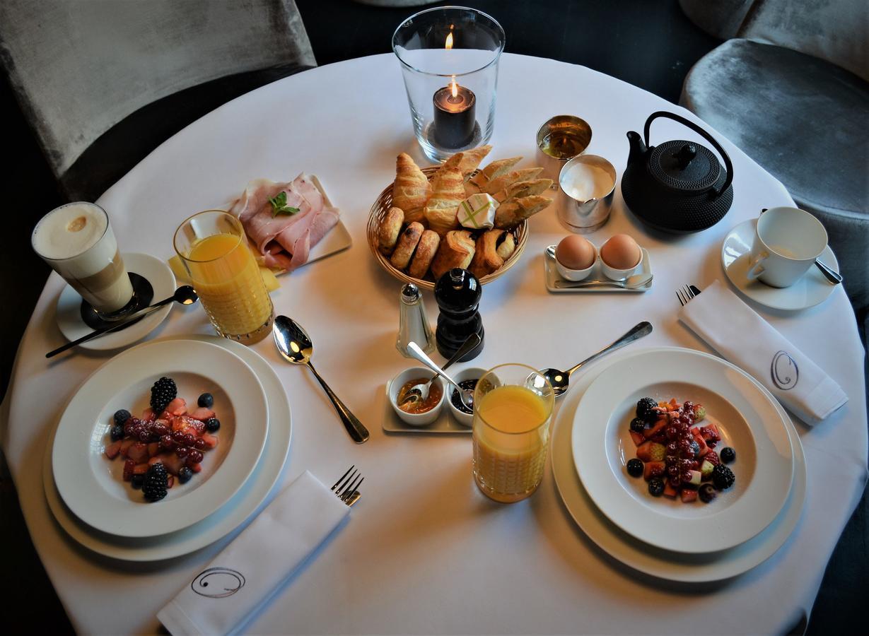 Hotel Odette En Ville Иксель Экстерьер фото